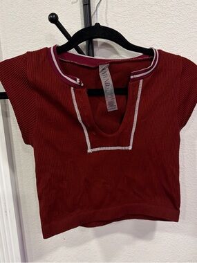 Ava & Viv Maroon Ribbed Crop Top with White Contrast Trim